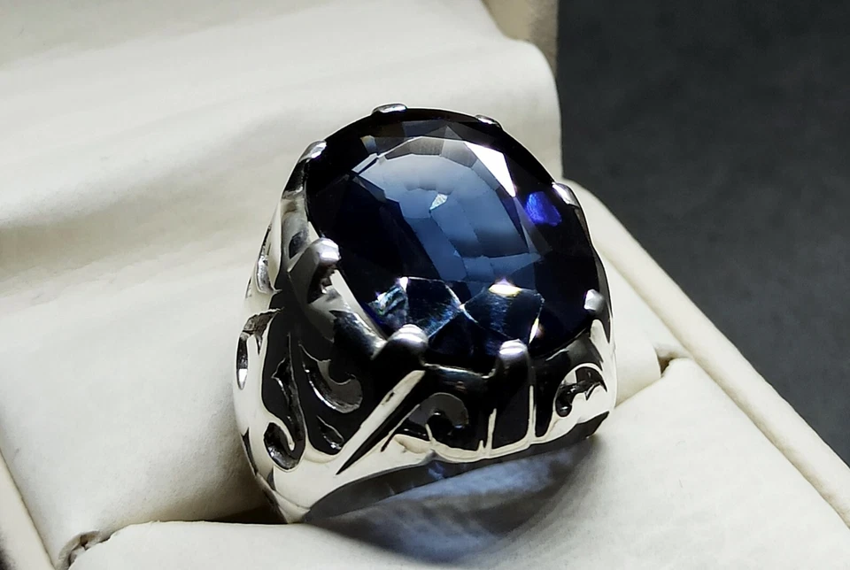 Anillo pesado hecho a mano de plata esterlina 925 grande topacio azul profundo corte ovalado para hombre Foto 4 de 4