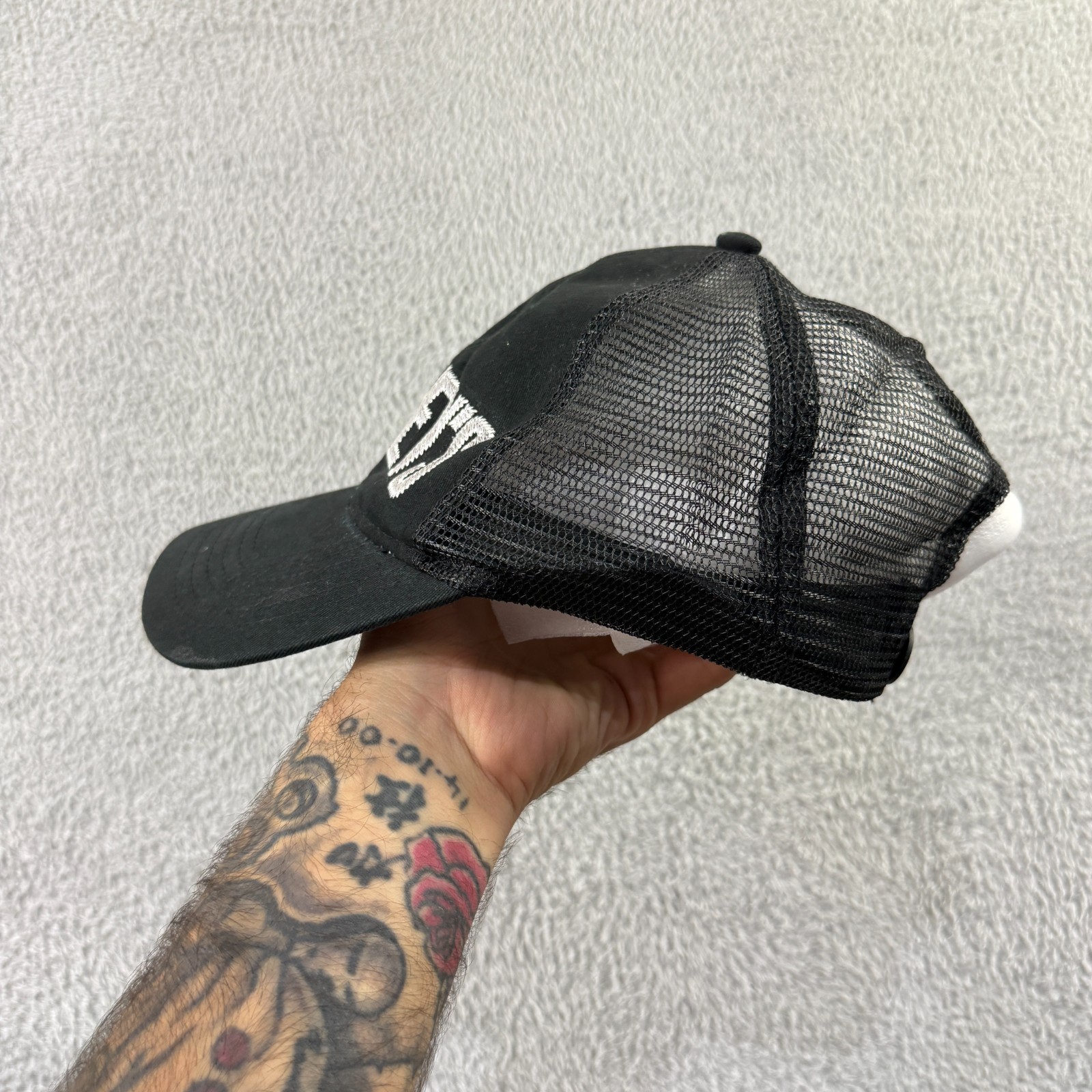 Vintage Hershey's Chocolate World Y2K Black Snapback Mesh Trucker Baseball Cap image 3