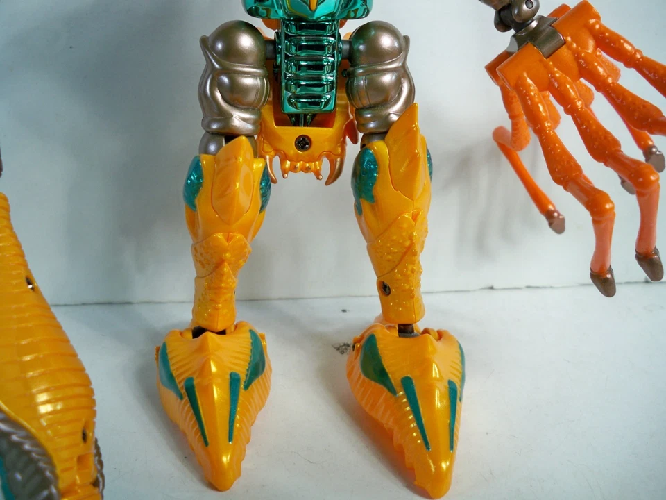 K25i0045 QUICKSTRIKE BWM-13 TRANSART COMPLETE TRANSFORMERS BEAST WARS FIGURE - Image 4 of 4