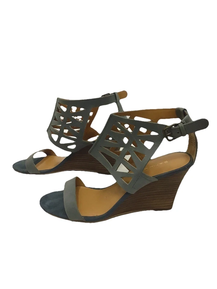Bandolino Suede Wedge Sandal Gray/Blue Size 7 - Image 4 of 4
