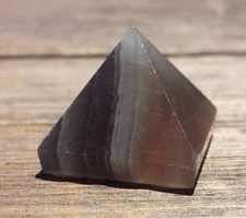 NATURAL FLUORITE SMALL GEMSTONE PYRAMID 20-22mm