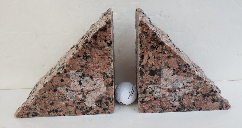 UNIVERSITY OF TEXAS CUT PINK GRANITE ROCK BOOKENDS SET, ETCHED STATE, LONGHORN