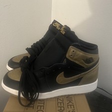 Air Jordan 1 Retro High OG GS Black/Metallic Gold Size 7Y Sneakers New In Box DS