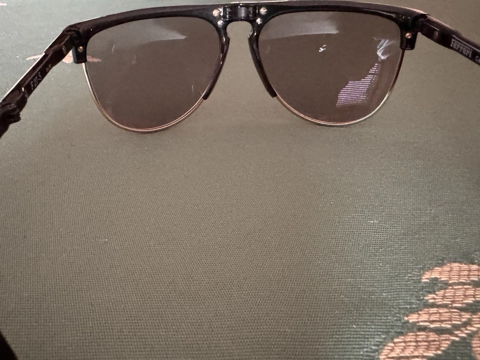 occhiali da sole uomo Ferrari S27F In Carbonio Pieghevoli Anni 80 - Immagine 2 di 4