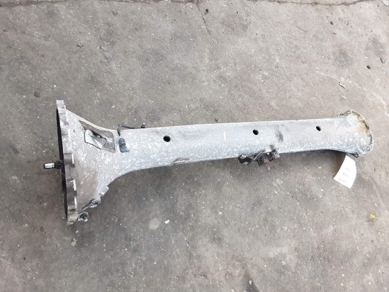 Aston Martin Vantage 2010 Rear Driveshaft P/N 677983