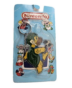 Hammer Bros Super Mario Bros. Nintendo NES 1989 Plastic Keychain Sealed on Card