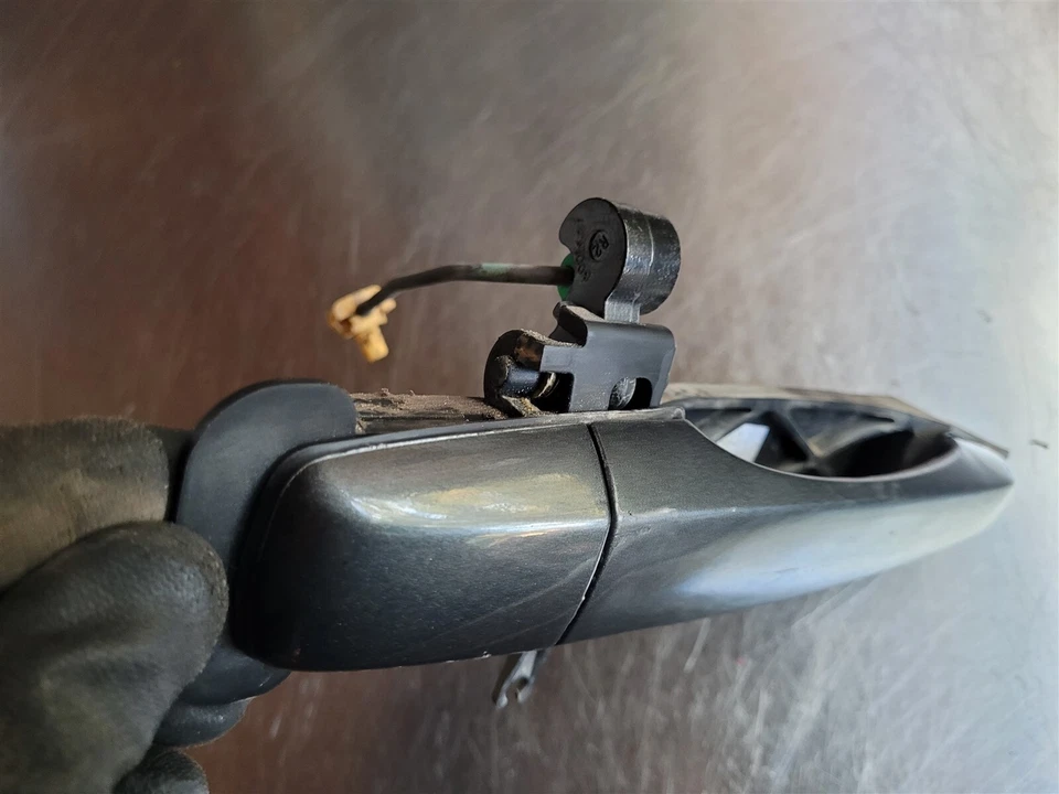 2004-2008 Cadillac STS Door Handle Outside Rear Right Passenger Side Used oem - Изображение 4 из 4