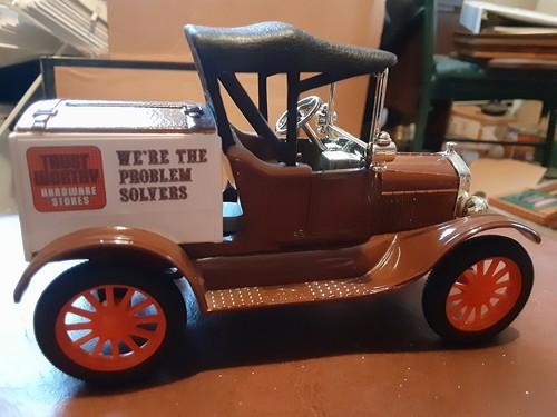 Trust Worthy Replica Ford 1918 Runabout Truck Bank, CIB, great condition - Picture 3 of 7