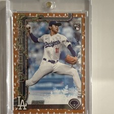 Topps 2025 Holiday Roki Sasaki Gold Holiday Lights H23 Dodgers Baseball Card
