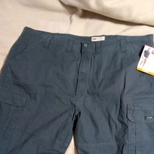 Wrangler Mens Relaxed Fit Cargo Shorts 48x10 Dark Gray New W Tags