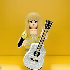 #1182 - Taylor Swift (Silver/Gold Outfit)