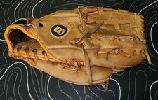 Baseball Glove RHT Wilson Ron Guidry Pro Style Glove Mitt