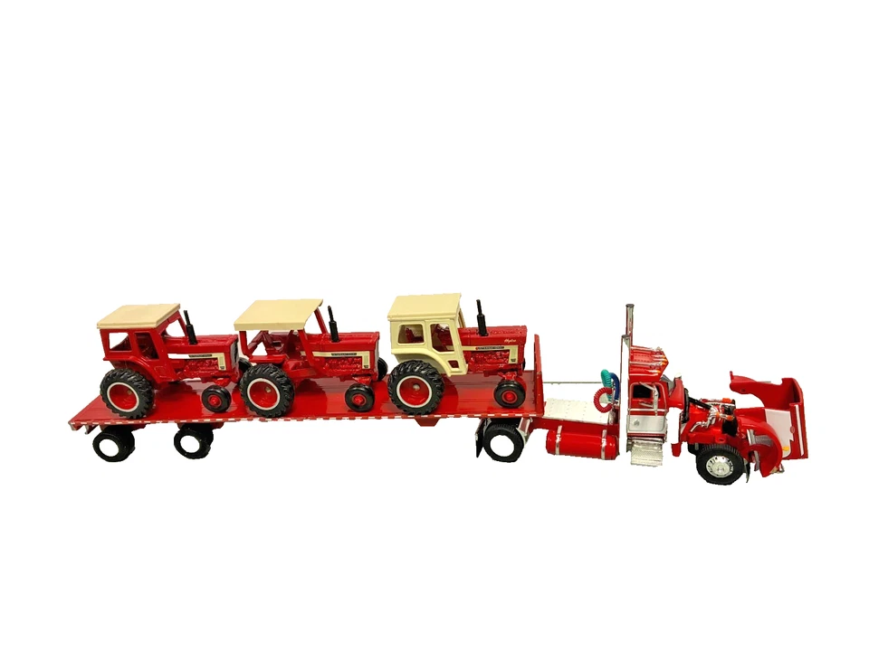 DCP Peterbilt - Flatbed W/ 3 IHC Farmall 966 - 1066 - 1466 Tractors - Farm 1/64 - Image 3 of 4