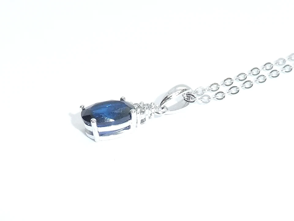 Colgante de diamantes y zafiro azul de 0,75 quilates de platino macizo 950 para dama Foto 2 de 4