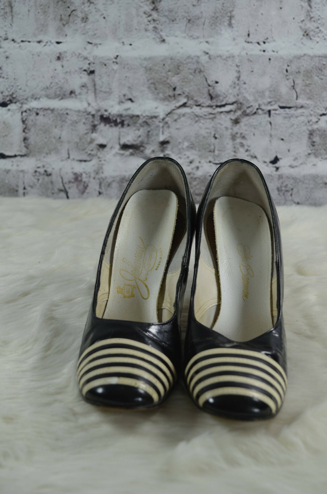 vintage  60s Johansen black patent leather cream … - image 3