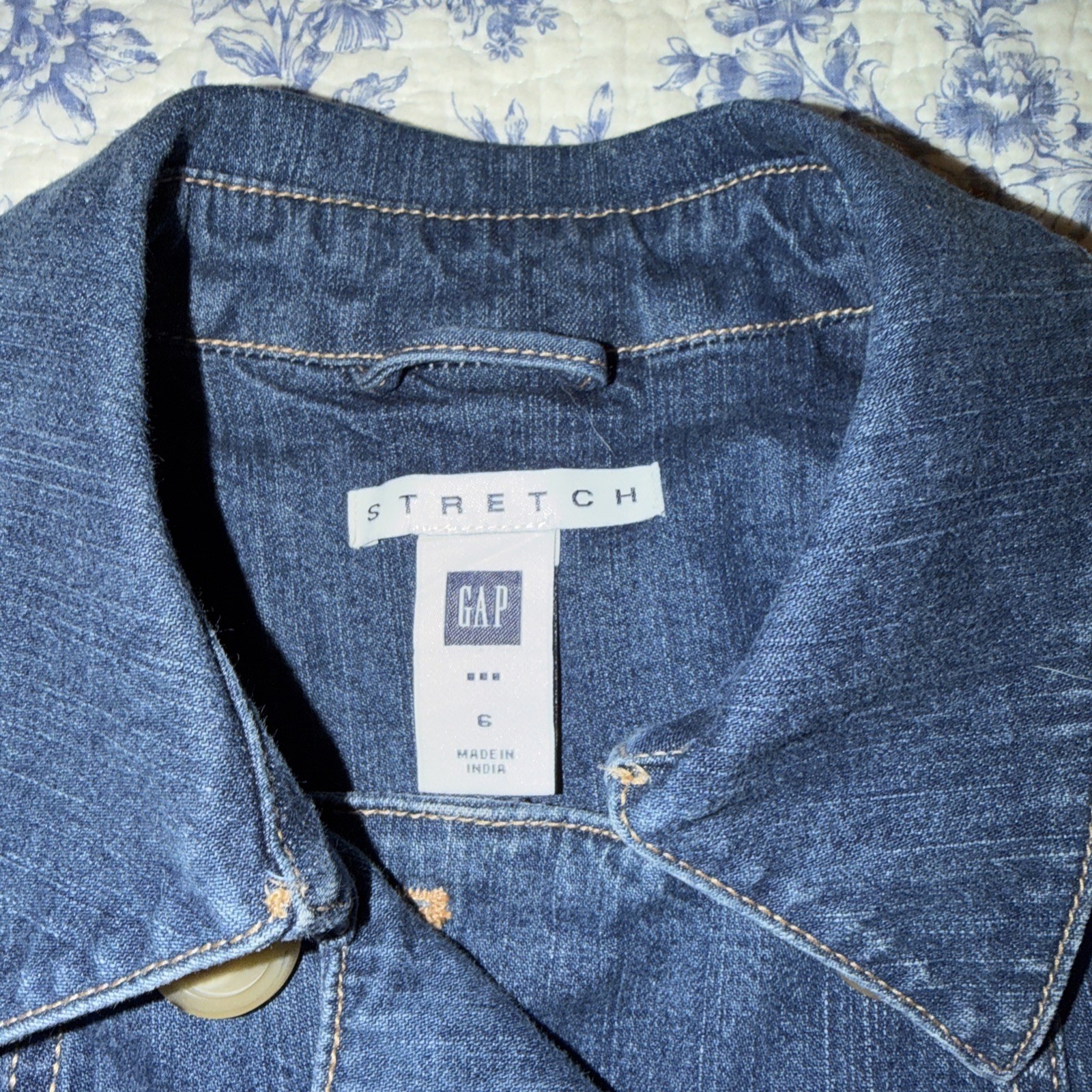 GAP Stretch Double Button Up Point Collar Mid Blu… - image 4