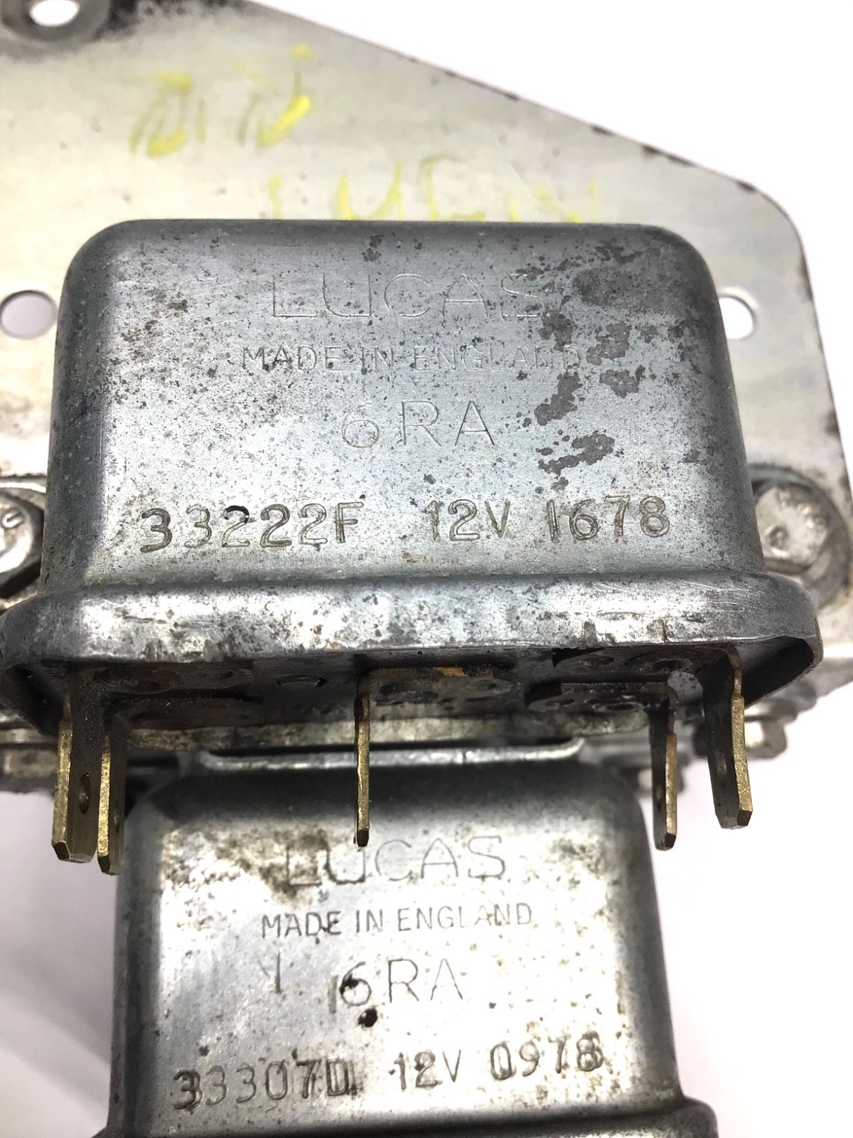 1966-80 Rolls Royce Silver Shadow Wraith II Front Right Side Relays & Bracket