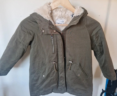 ZARA Mädchen Alter 7 Kapuzenjacke Mantel Parker, Khaki Grün
