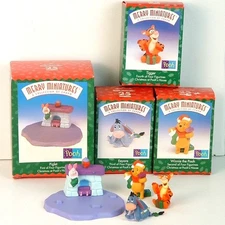 Hallmark Christmas Winnie the Pooh House Merry Miniatures 1999 Complete Set of 4