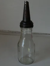 Vtg The Master Mfg Co Oil Bottle  One Liquid Quart W/ Pour Spout