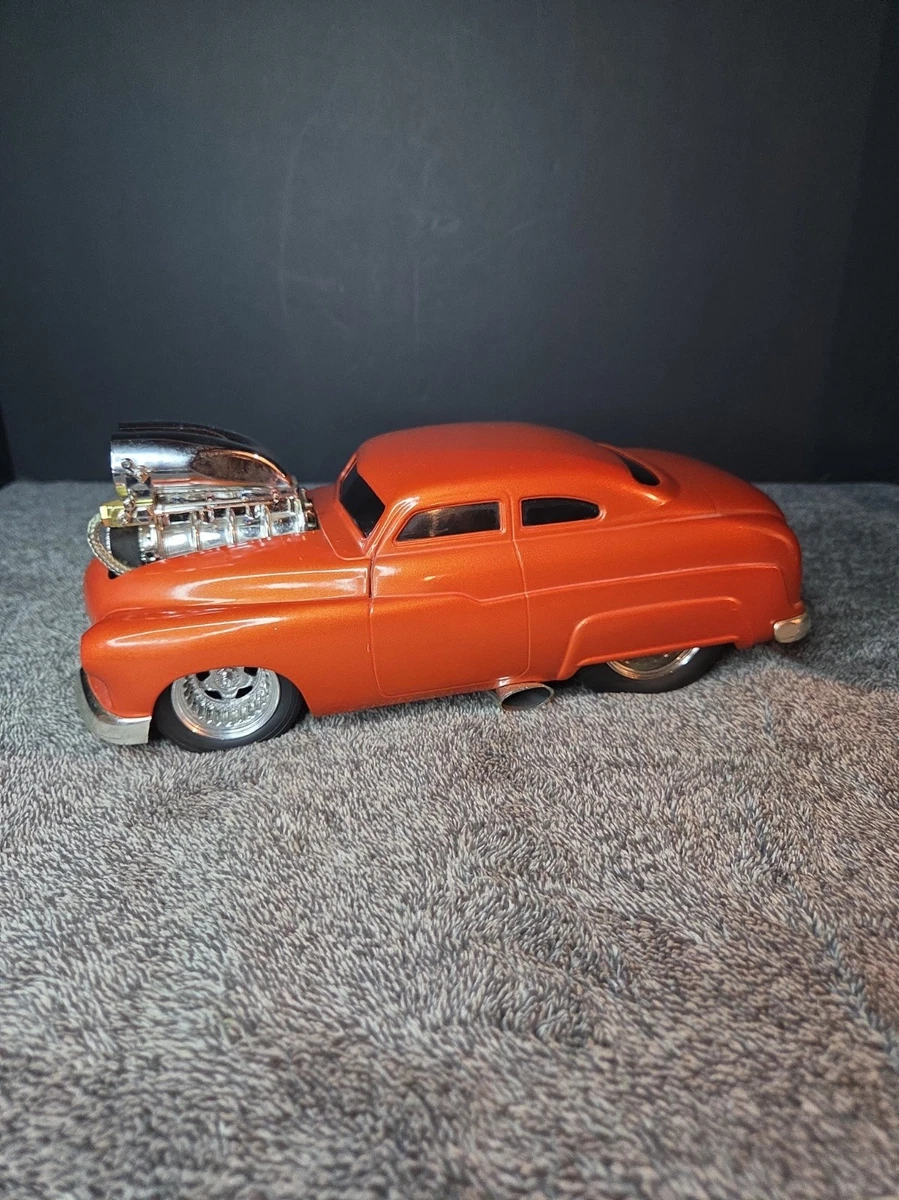 Muscle Machines Mercury 1:18 Scale Diecast Cars, Trucks & Vans for