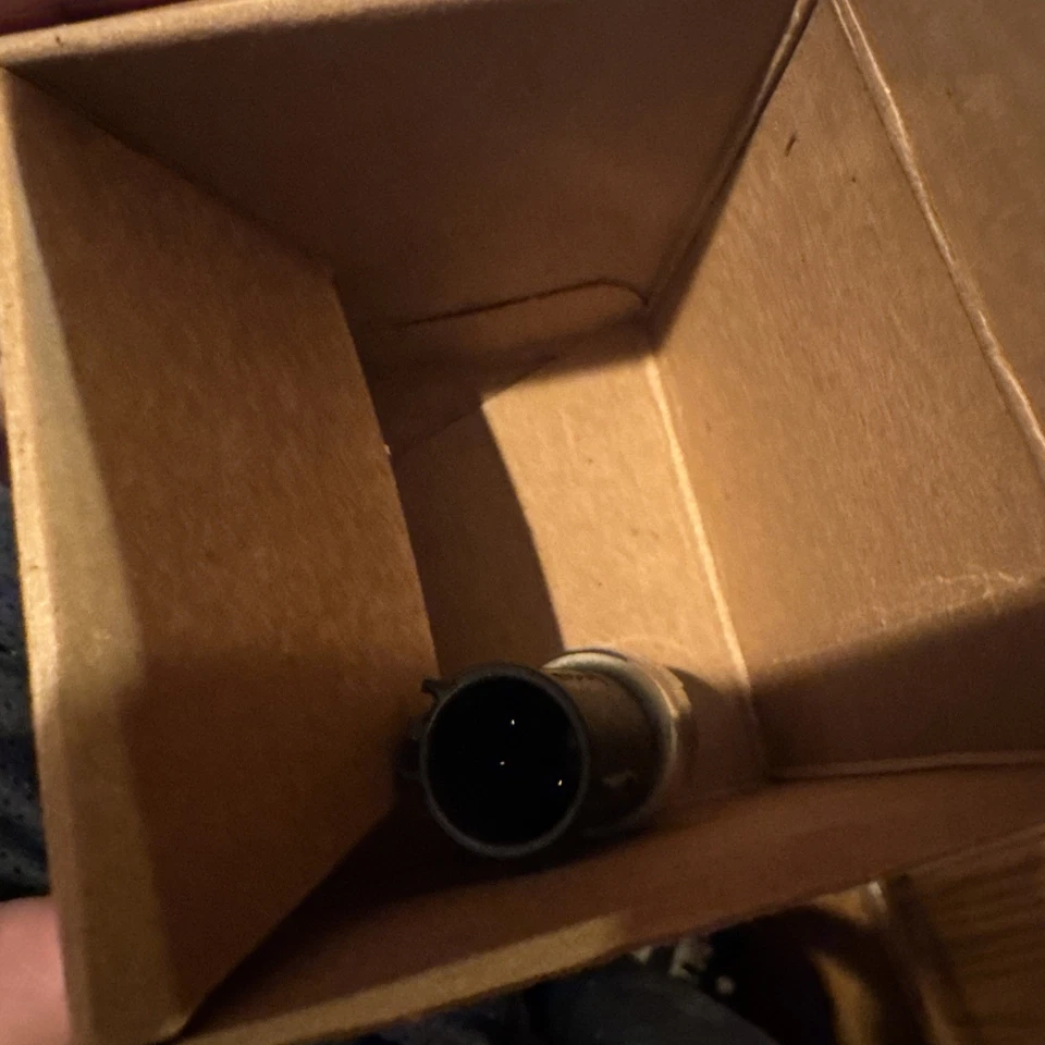 Sensor de presión Dorman 904-610 para modelos Ford Lincoln Mazda Mercury Foto 3 de 3