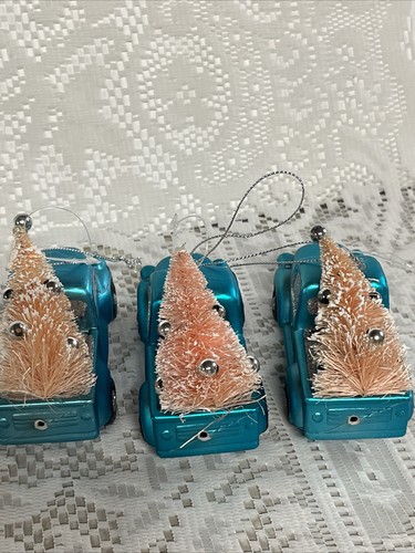 Farm Truck 3 Weihnachtsschmuck blau mit rosa Tress 4 Zoll - Bild 4 von 4