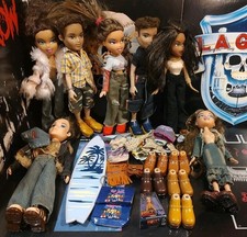 Bratz  Boyz Doll Shoe Clothing  Accessory Lot 2001 Surf Mini Dylan Bags  More