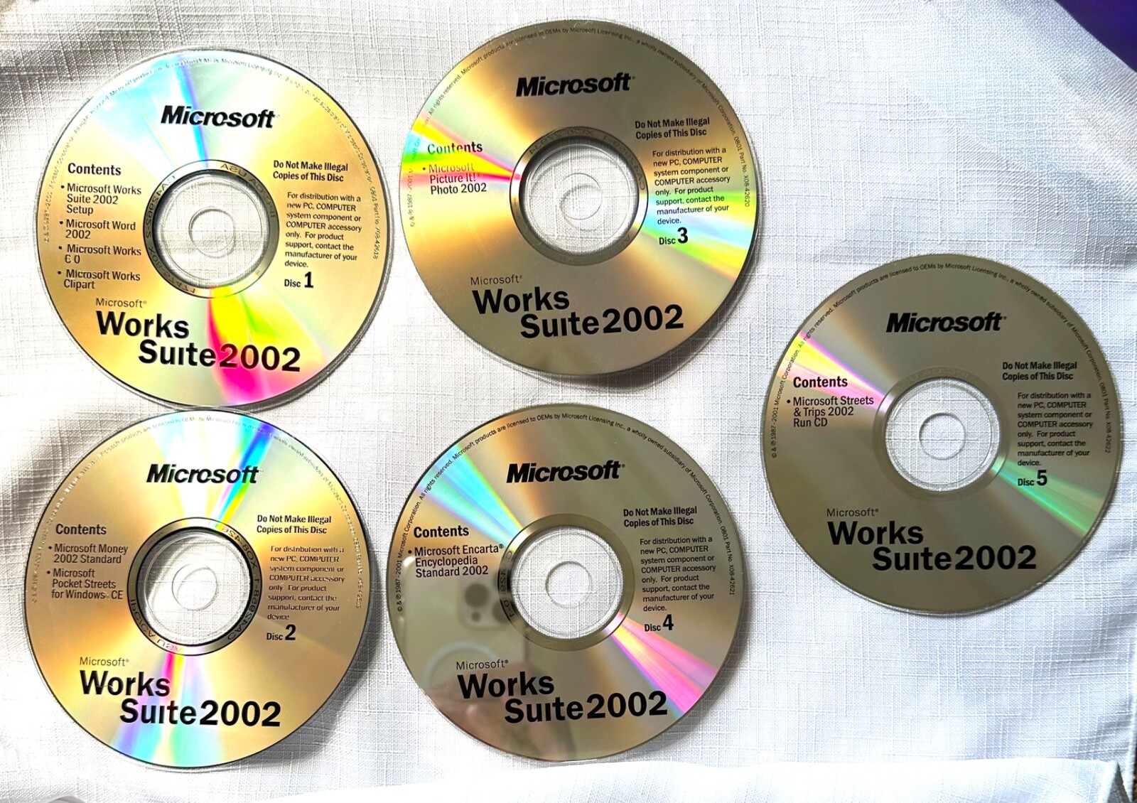Microsoft works Suite 2002, 5 discs, installation software, Vintage ...