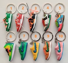 Mix Style 1/6 Mini Shoe Removable Keychain A Pair + Shoe Box Small Collectibles