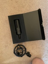 Audio-Technica AT4040 Cardioid Condenser Microphone with Shock Mount
