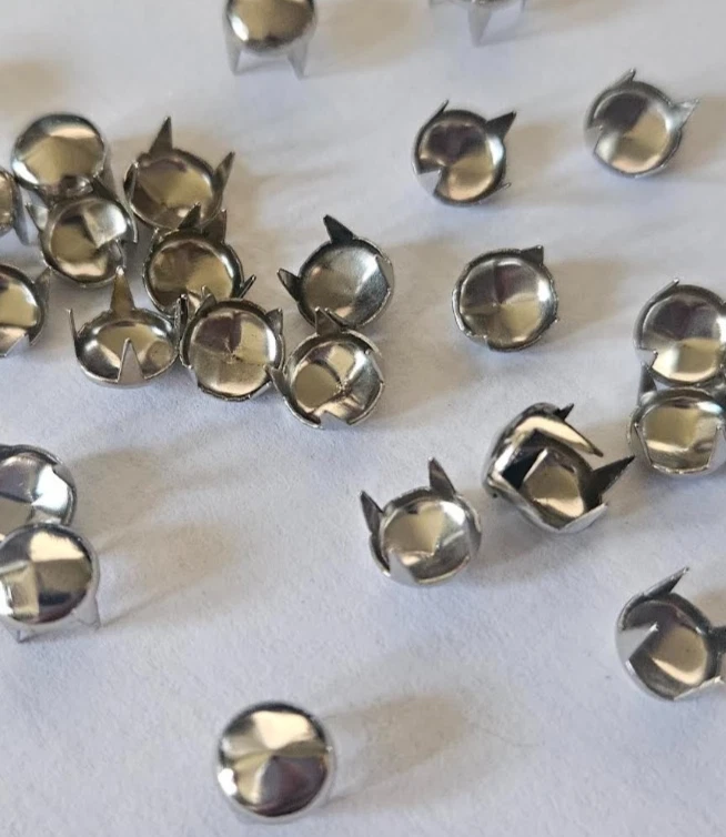 CraftbuddyUS 100pcs 6mm Silver Pointed Round Dome Prong Studs Fashion DIY Bags - Image 4 of 4