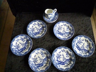 6 kleine Porzellan Teller Kirschblüten Motiv blau-weiß, D 17 cm + weitere Teile