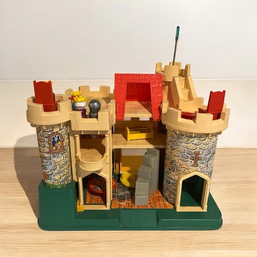 Vintage 1974 Fisher Price Castle 993 Little People King Queen Knight Set - Picture 4 of 5