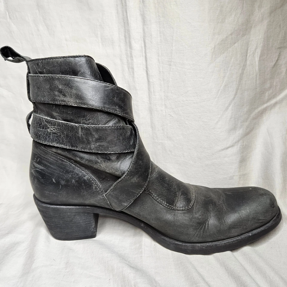 Botas de motociclista Cole Haan serie G para mujer 7,7 arnés de cuero negro tacón bloque Foto 3 de 4