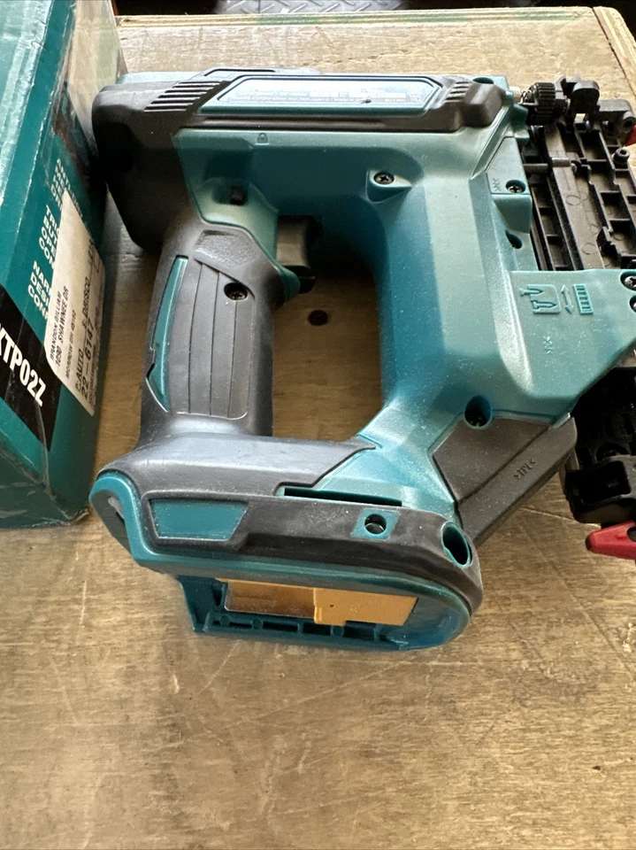 MAKITA**XTP02Z**23 Ga PIN NAILER**1-3/8" Bare Tool - Image 3 of 4