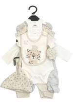 Mothrecare EIGHT Piece Unisex Baby Gift Set Tiny Baby up to 6 Months NEW