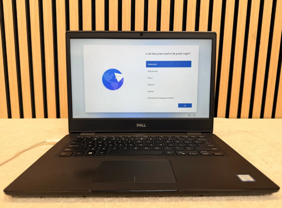 Dell Latitude 3400 · i5-8265U · 16GB · 256GB, foto 1 di 5