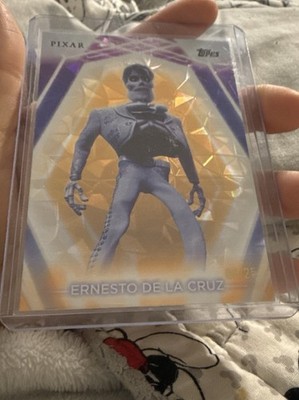 Ernesto De La Cruz 6/25 2026 Disney TOPPS Neon Orange Diamante