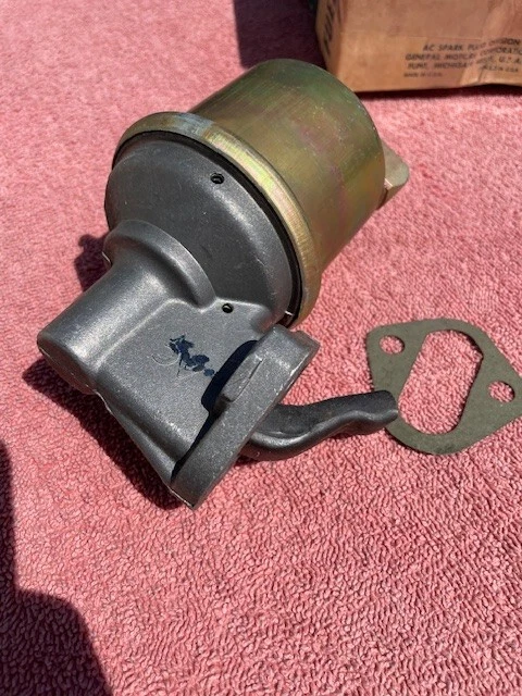 Chevrolet Van G10 G20 G30 1973-1976 V8 350 400 NOS bomba de combustible #6471181 CA 41217 Foto 4 de 4