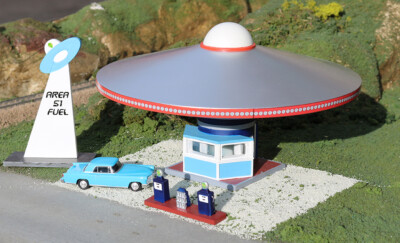 Bachmann 35213 Scene Scapes HO Building Area 51 Fuel with Pumps NEW IN BOX