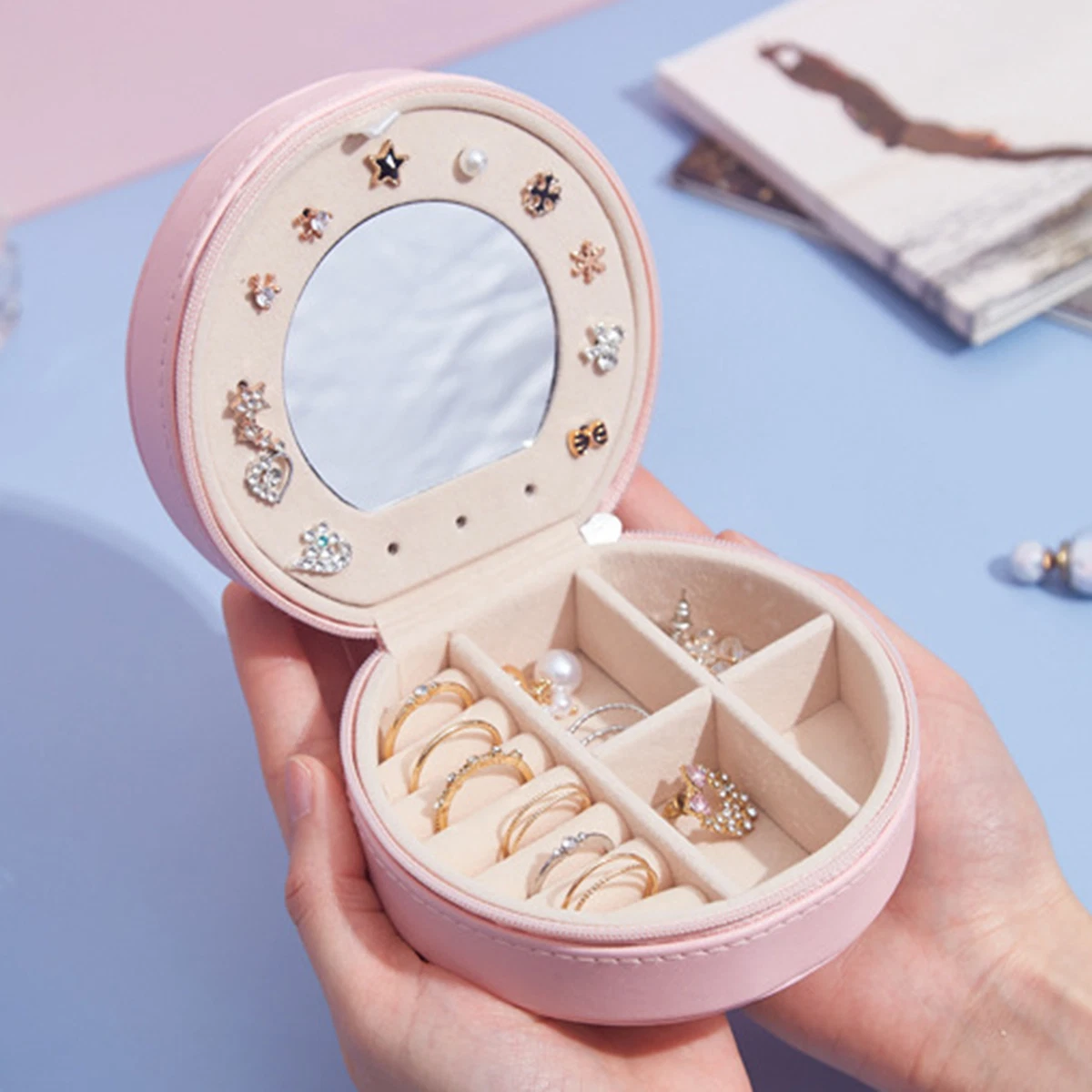 Zippered shop jewelry organizer