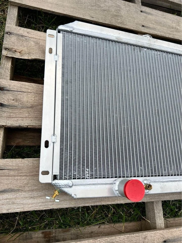 Radiador de alumínio 62263 Be Cool ajuste personalizado para 67-70 Ford Mustang/Mercury Cougar - Imagem 2 de 4