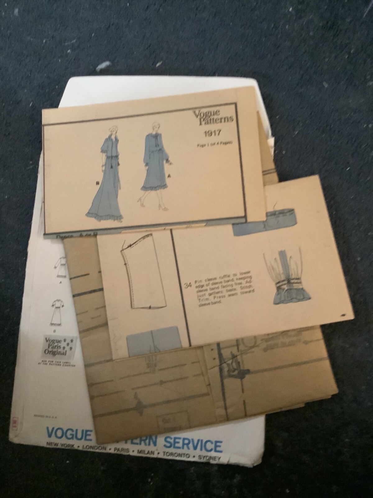 Vintage Vogue Paris modello originale 1917 Yves Saint Laurent taglia 10 non tagliato