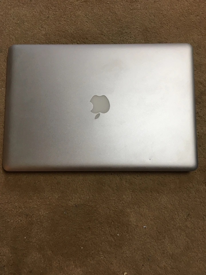 Apple MacBook Pro mid 2010 13 Inch FOR PARTS (Won't Boot—Has all parts) - Image 2 of 3