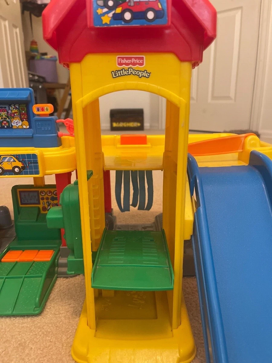 Little people sales ramps around garage