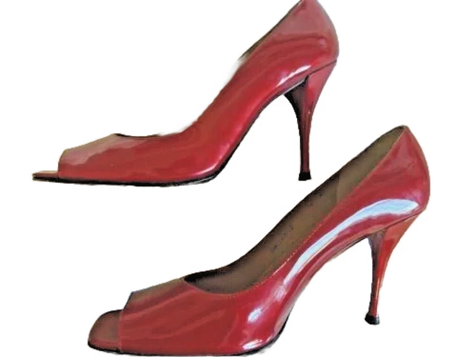 Sapatos de salto alto Stuart Weitzman tamanho 9 1/2 maçã doce vermelho biqueira aberta USADOS - Imagem 4 de 4