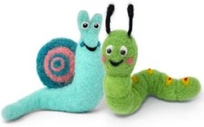 Zestaw filcowania igłowego The Crafty Kit Company 'Beastie Buddies- Snail & Caterpillar'