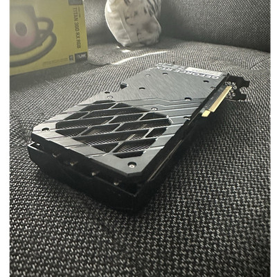 Palit NVIDIA GeForce RTX 4070 Dual-Lüfter mit 8-Pin