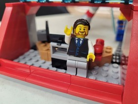 Lego City 3368 Space Center, 100%, minifigs, extras, retired, buggy, satellite